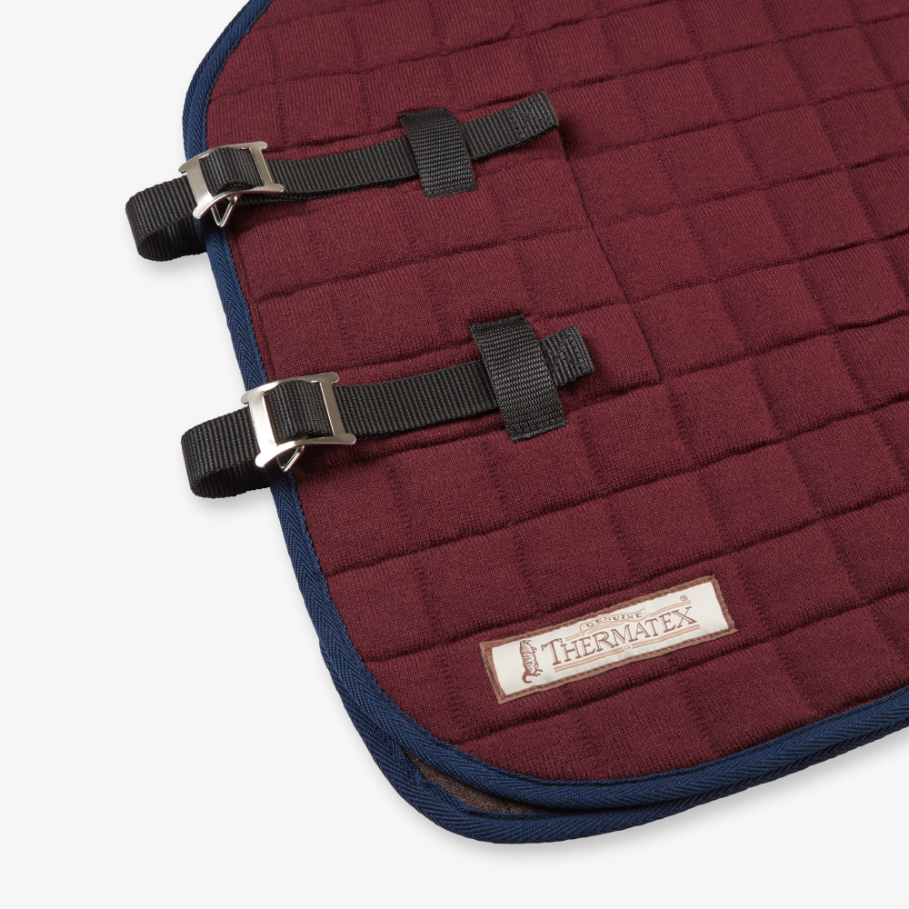 SHR - Standard Horse Rugs_Claret with Navy Trim_SHR-56-CLA_Detail - Front Fastenings.webp