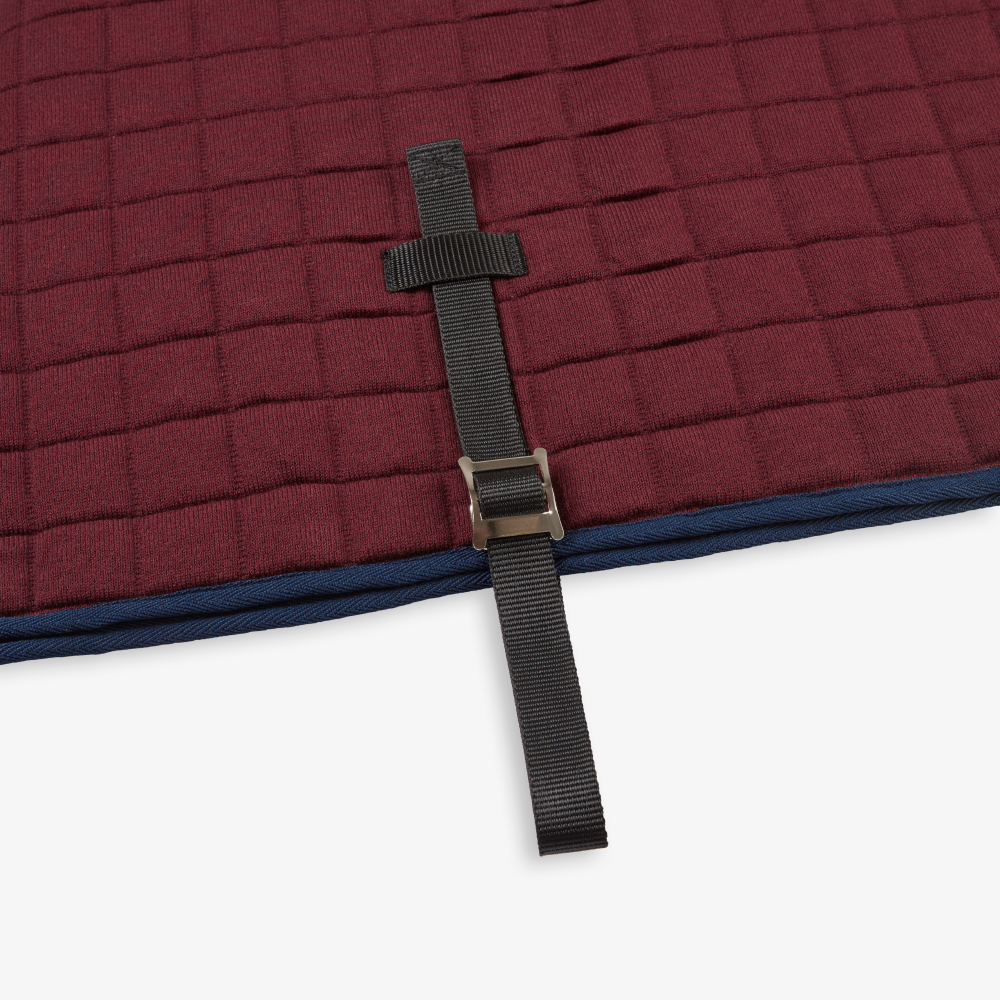 SHR - Standard Horse Rugs_Claret with Navy Trim_SHR-56-CLA_Detail - Belly Strap.webp