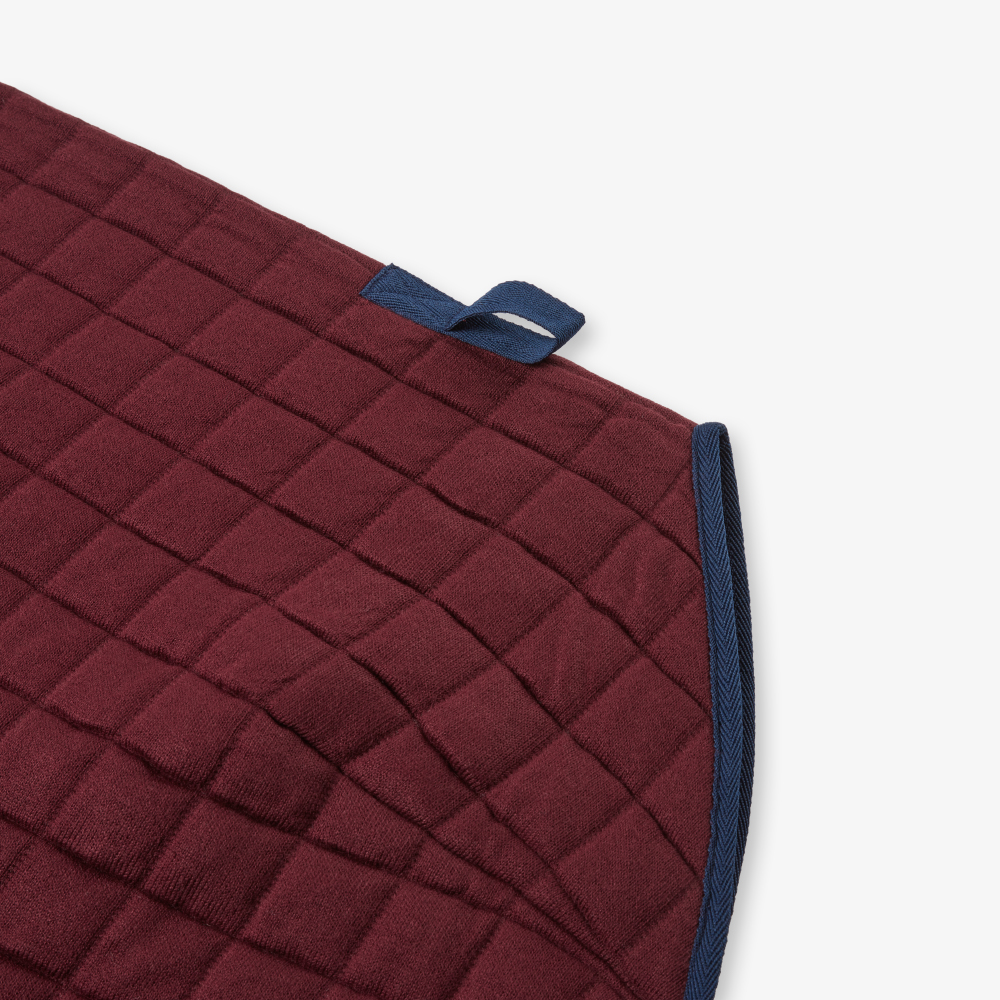SHR - Standard Horse Rugs_Claret with Navy Trim_SHR-56-CLA_Detail - Tail Strap.webp